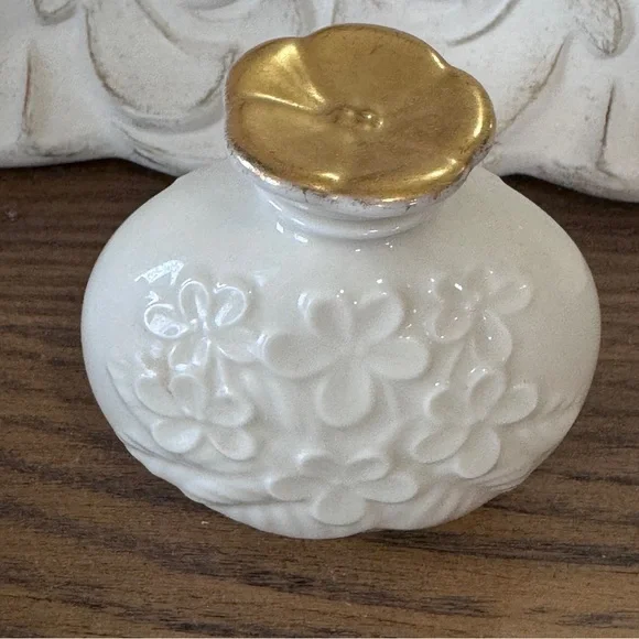 Lenox Perfume Bottle with Stopper - Picture 3 of 8